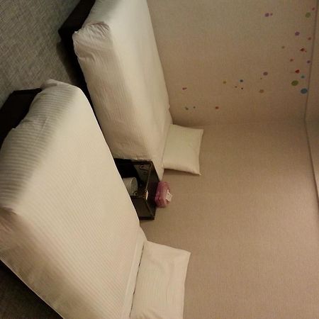 Holiday Fun Hostel Тайпей Екстериор снимка