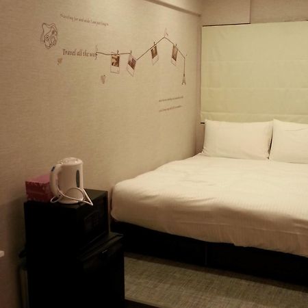 Holiday Fun Hostel Тайпей Екстериор снимка