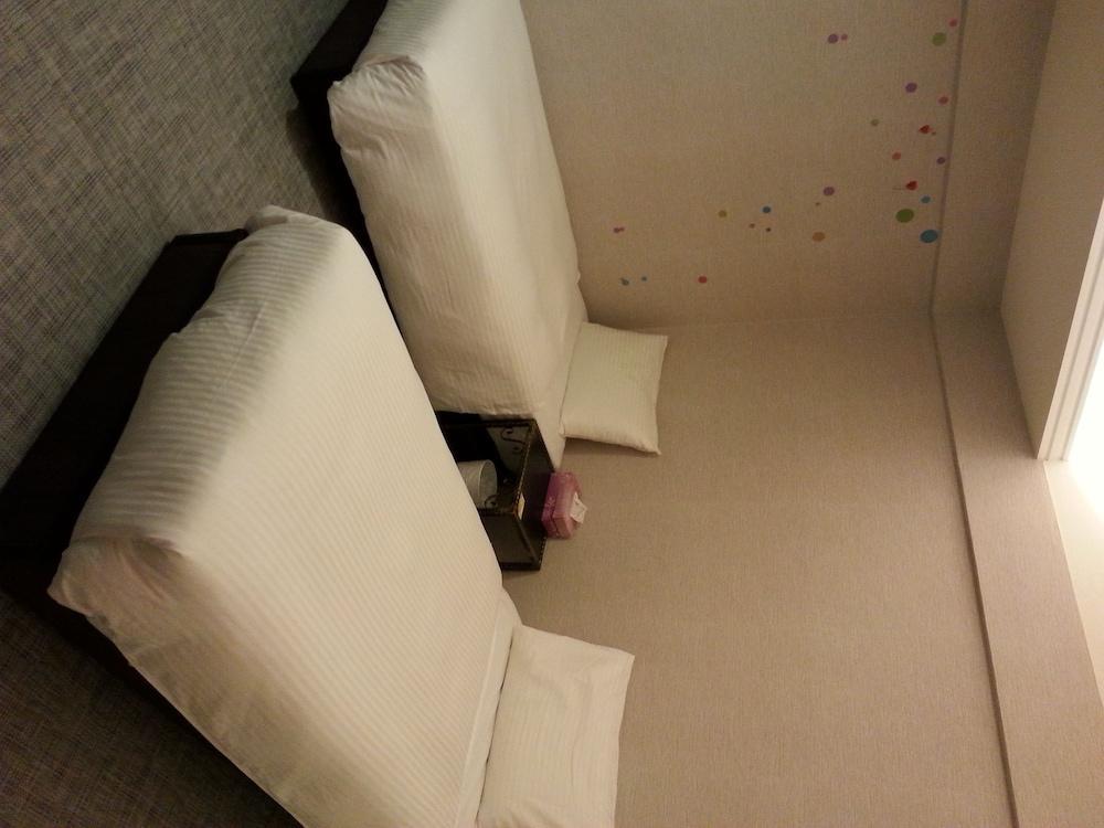 Holiday Fun Hostel Тайпей Екстериор снимка